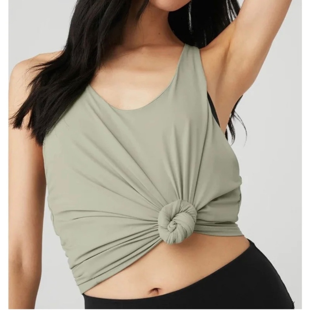 Alo yoga don’t get it twisted limestone tank